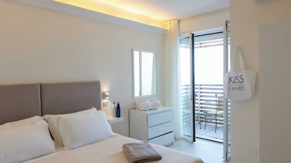 Kiss Beachfront Hotel & Restaurant