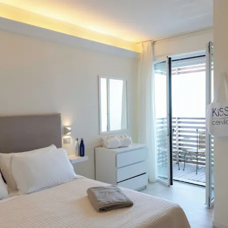 Kiss Beachfront Hotel & Restaurant