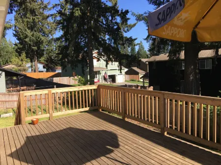 Nice N Cozy House W/ Fenced Yard·Self Check-IN