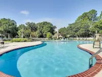 Charming Cottage Near Golf Courses & Marsh Walk! Hotels in Murrells Inlet