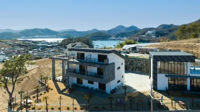 Yeosu Secretgarden Pension Hotel in zona Yeulmaru