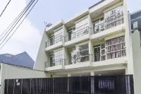 RedDoorz Near Pancoran Hotels in Cawang