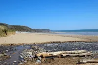 Gower Hideaway - 3 Bed Apartment - Ocean Breeze - 3성급