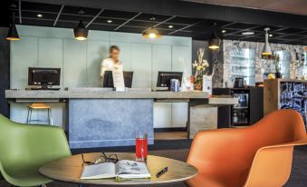 Ibis Orange Centre Échangeur A7 A9