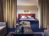 Hôtel Mercure Maurepas Saint-Quentin Sources de la Vaucouleurs 주변 호텔