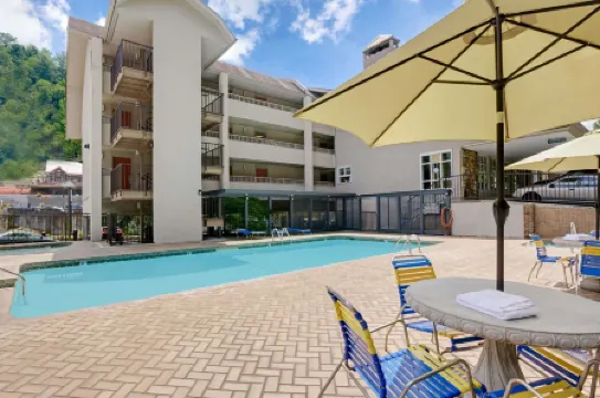 Gatlinburg River Inn