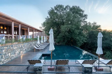 Mr & MRS Smith Raas Chhatrasagar Отели в г. Пали