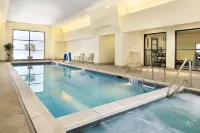 DoubleTree by Hilton Hotel Milwaukee - Brookfield