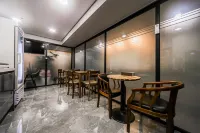 Changwon Sangnamdong Queens Hotel