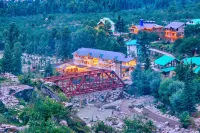 Paradise-The Whitehouse Cafe Hotels near Rohtang Pass