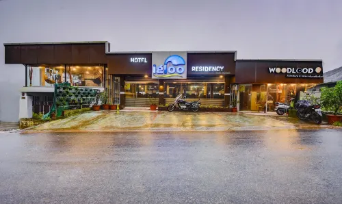 Treebo旗下Itsy伊格魯飯店, 距拉賈王座花園400公尺 - 停車場