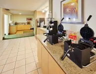 La Quinta Inn & Suites by Wyndham Redding - breakfast