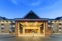 Best Western Plus Riata Отели рядом с достопримечательностью «Публичная библиотека Браунвуд»