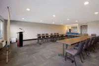 卡爾森馬裡恩鄉村飯店及套房 - 停車場