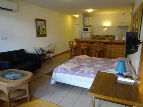 Fare Arearea Sweet Studio Hotels in Papeete