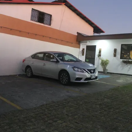 Berlor Airport Inn