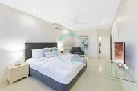Zen Ocean Charm 3BR Luxury W/front Apt Pool + BBQ
