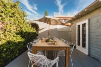 Topaz by AvantStay Adorable Cottage Walking Distance to Beach w Large Patio