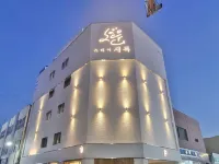Yeosu Stay Saerok Hotels near Jinnamgwan