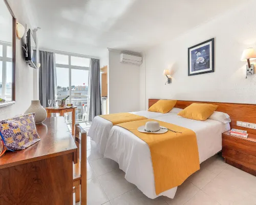 Aparthotel Vibra Bay Hotels in Ibiza