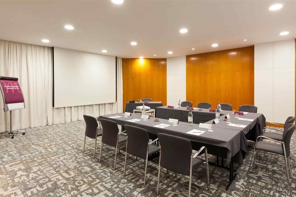 2. 호텔 머큐어 리..