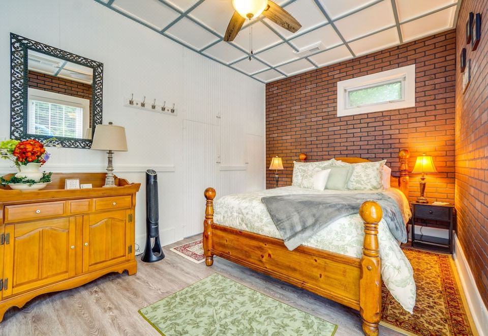 Quaint Mt Vernon Cottage Near Historic Dtwn! - Housity