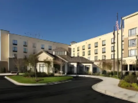 힐튼 가든 인 샬럿/아일슬리 샬럿 호텔