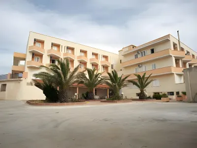 Hotel Castelsardo Domus Beach Hotels in Lu Bagnu
