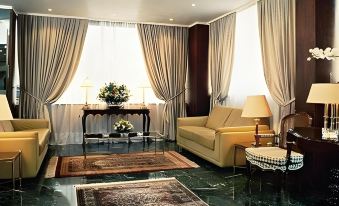 The Park Hotel Piraeus