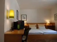 Andefu Hotel am Kantpark Hotels near Neudorfer Tor