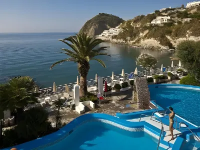 Apollon Club & Thermal Spa Hôtels à : Serrara Fontana