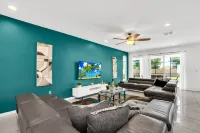 Luxury Home at Sonoma 9 En-Suites Son102