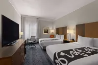 La Quinta Inn and Suites by Wyndham at WaTiki Waterpark Hotel a Box Elder