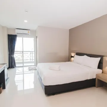 โรงแรมโซกู๊ด กรุงเทพฯ โรงแรมใกล้โกลเด้นโดม คาบาเร่ต์โชว์