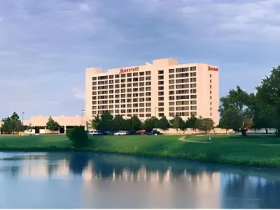 Wichita Marriott Hotels near Central Standard Brewing