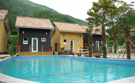 Miryang Time 9000 Pension Отели рядом с достопримечательностью «Eol-Eumgol»