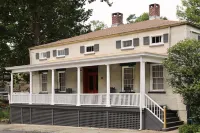 Kingston Carriage House Hotels in Kingston