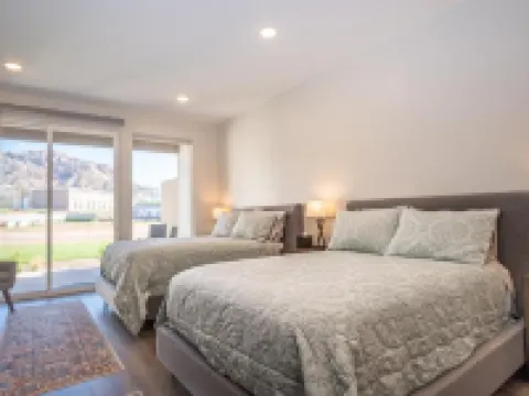 サウス ジオン イン & スイーツ ヒルデールのホテル