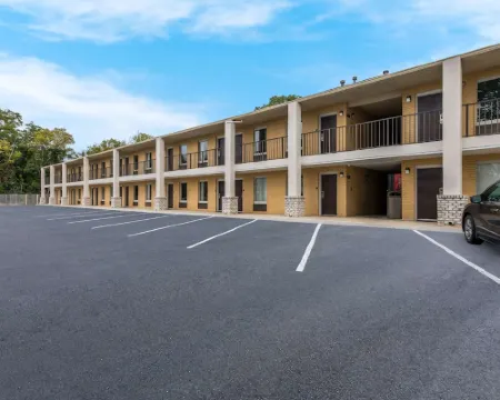 Econo Lodge Cheraw Market Street Hotels in Cheraw