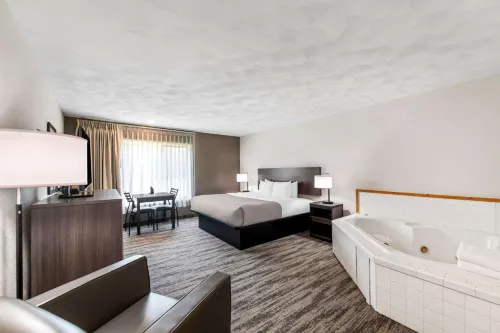 Quality Inn & Suites Munising Hotels in Munising Township