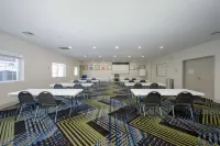 Holiday Inn Express & Suites Carlsbad by IHG