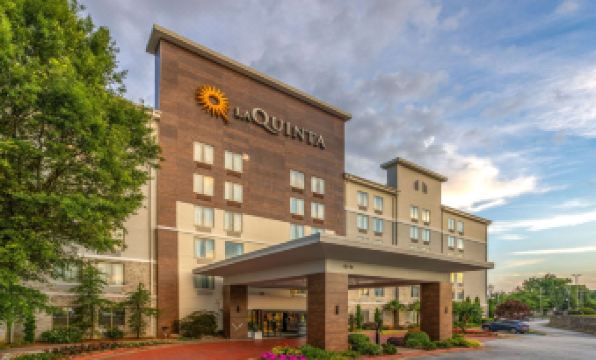 La Quinta Inn & Suites by Wyndham Atlanta Airport North