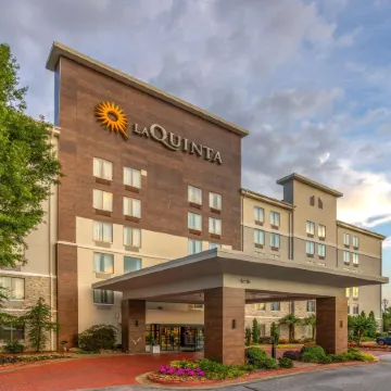 La Quinta Inn & Suites by Wyndham Atlanta Airport North