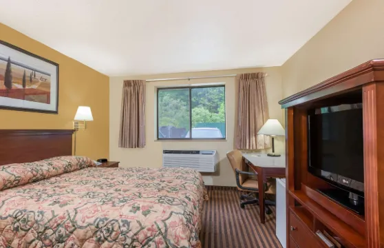 拉瓦爾-坎伯蘭地區速8酒店