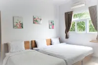 Audi Inn Hotel فنادق في Tanjung Pendam