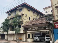 D'Hans Hotel Syariah RedPartner Near Wisata Religi Sunan Ampel Surabaya Hotels in Semampir