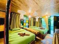 Khao Sok Tree House Resort Hotels in Phanom
