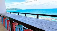 Rereso Okinawa Churaumi - vue sur la montagne