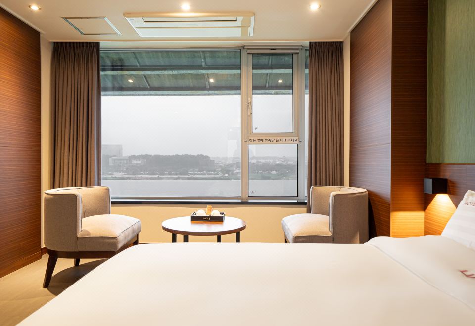 남한강 J 모텔 뷰