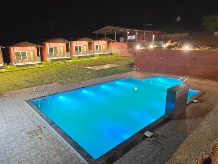 Mount Bliss Resort Отели в г. Рахатад